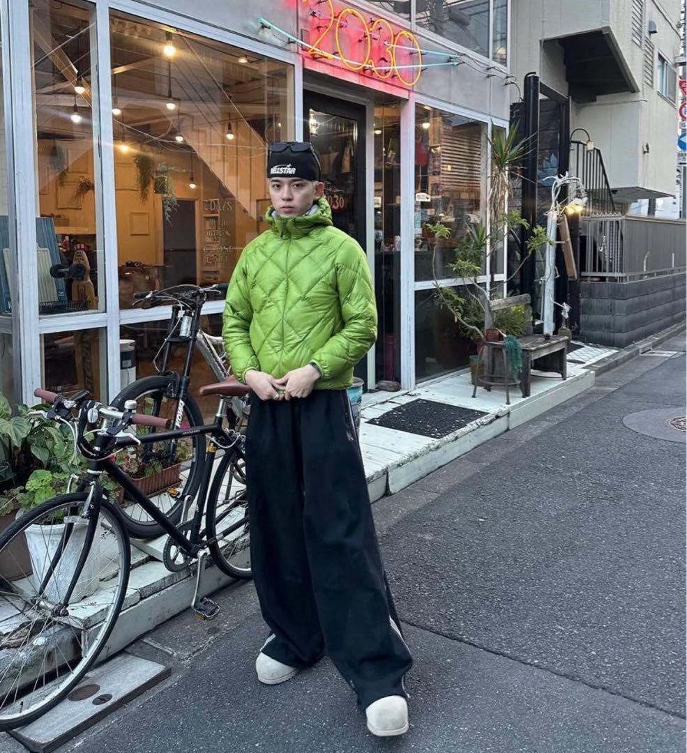 mont-bell ダウンジャケット キルティング　リバーシブル　黄緑/赤