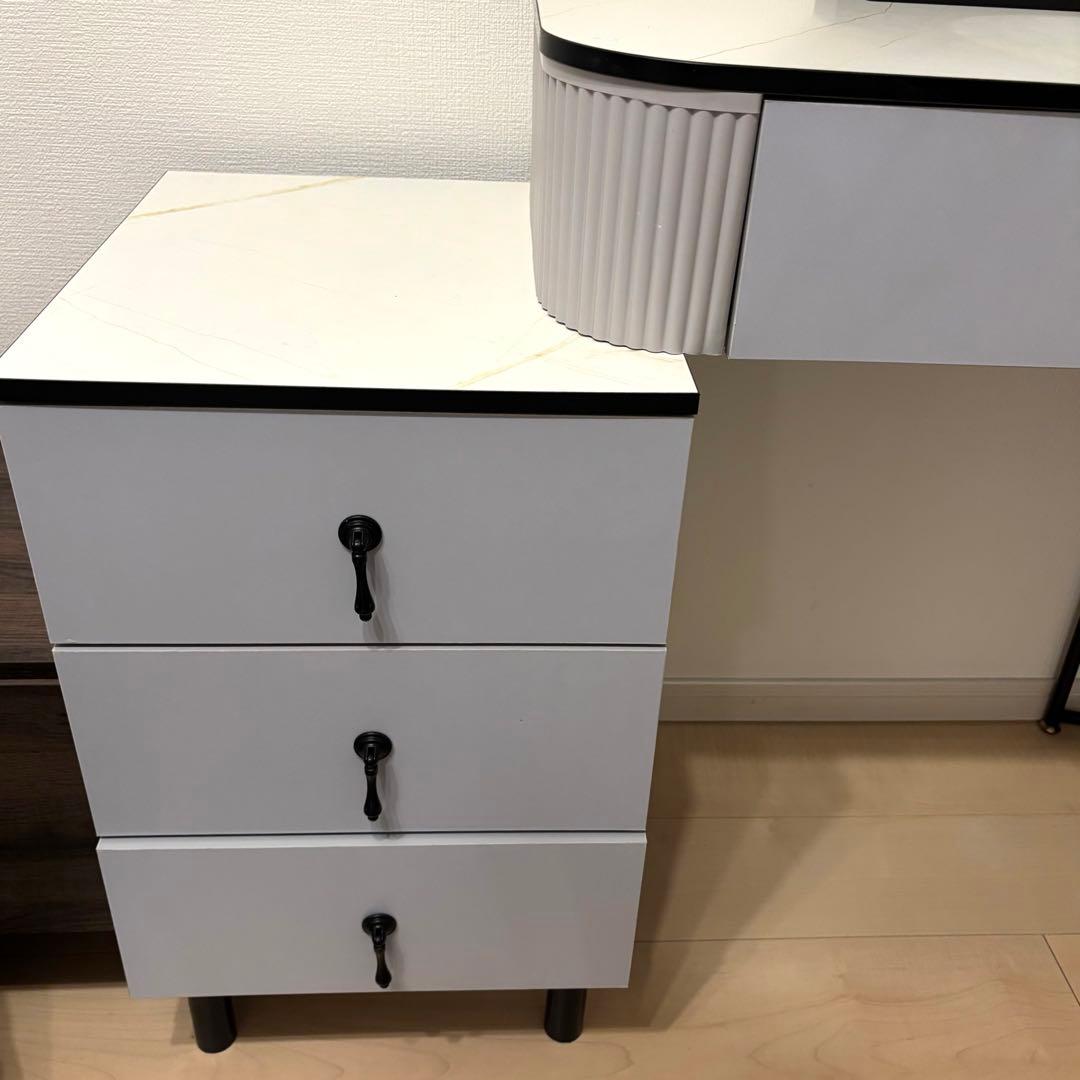 引越しの為値下げ【美品/定価11万円】ドレッサー／メイク台／YVYKFZD