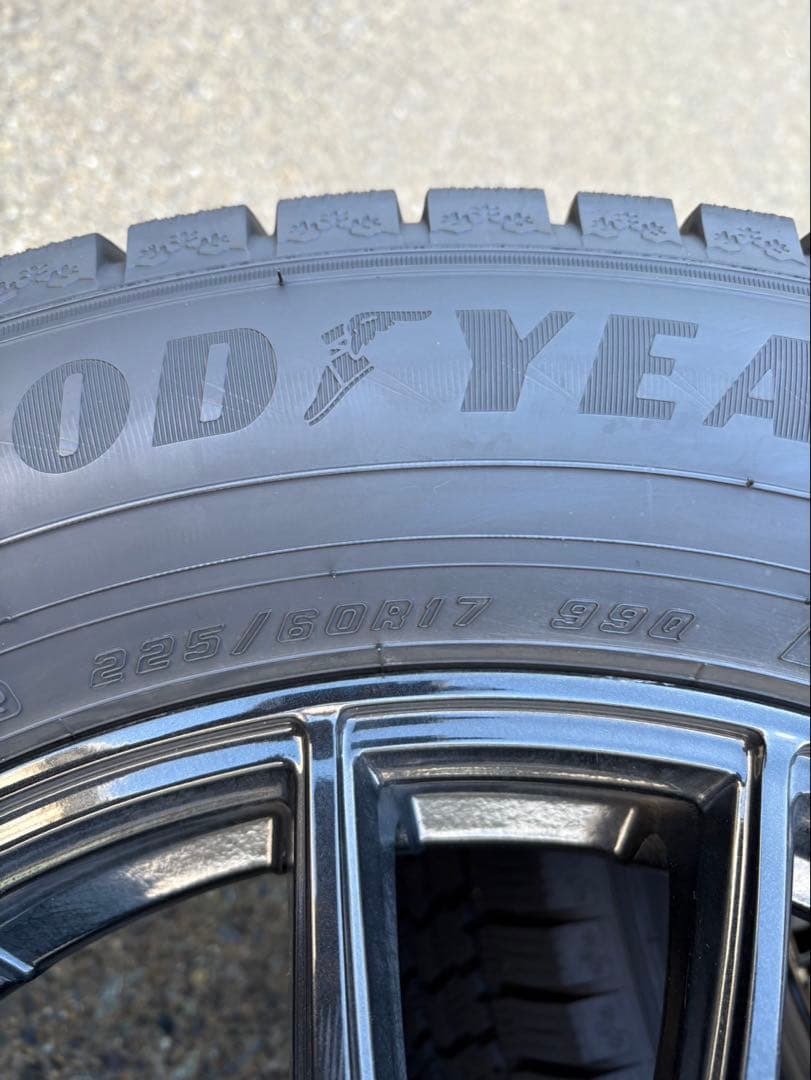 アルファード スタッドレス グッドイヤーアイスナビ8 225/60R17