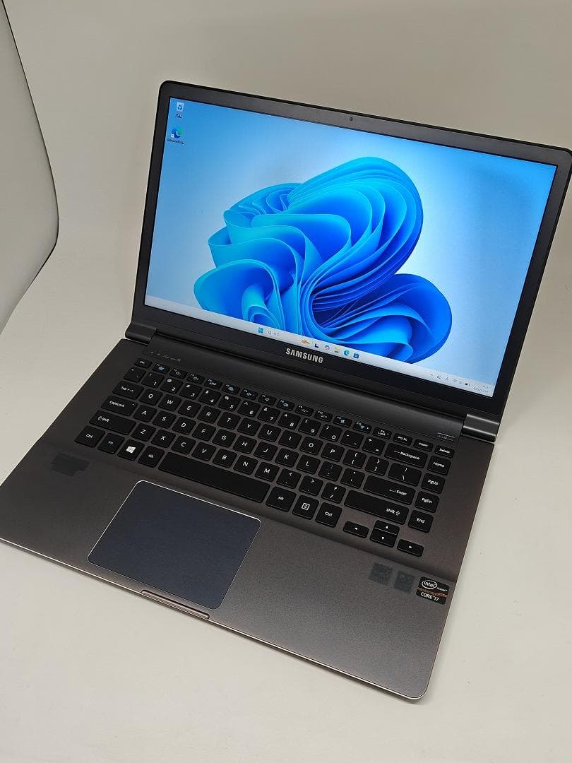 【SAMSUNG】爆速 Corei7/SSD256GB ノートPC 16GBB1