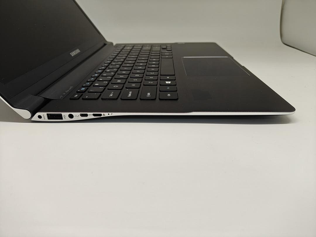 【SAMSUNG】爆速 Corei7/SSD256GB ノートPC 16GBB1