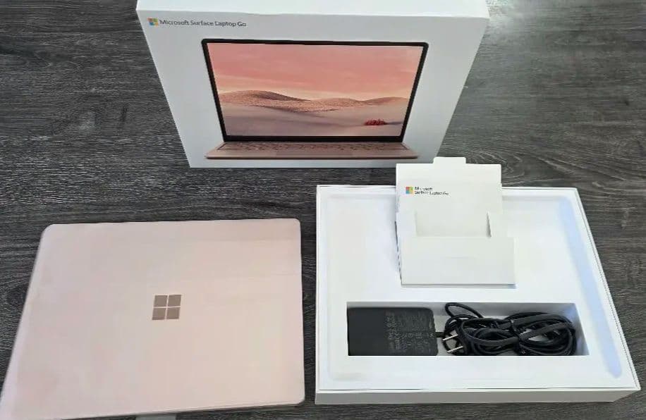 Windowsノート本体 Microsoft Surface Laptop Go 8GB / 128GB