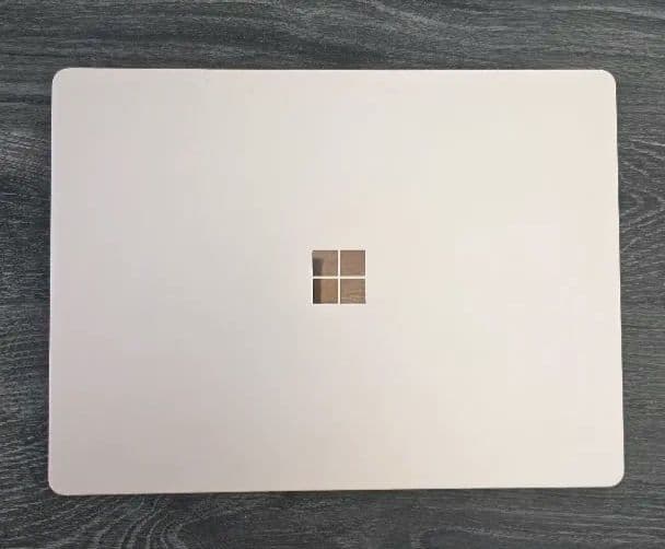 Windowsノート本体 Microsoft Surface Laptop Go 8GB / 128GB