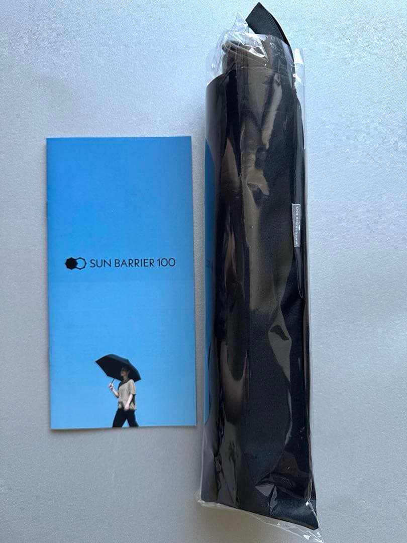 新品未使用　サンバリア100 折りたたみ日傘　コンパクト　無地　黒