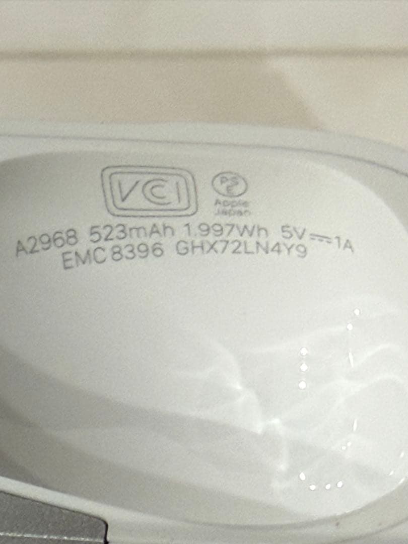 AirPods Pro pro2本体 + ロボットベアケース