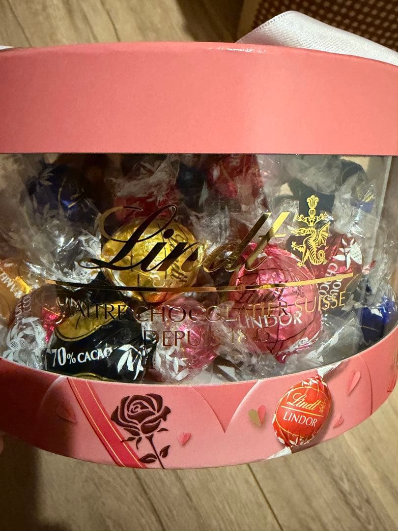 リンドール　バレンタインギフトボックス 50個入　シェア用小袋付バレンタイン価格