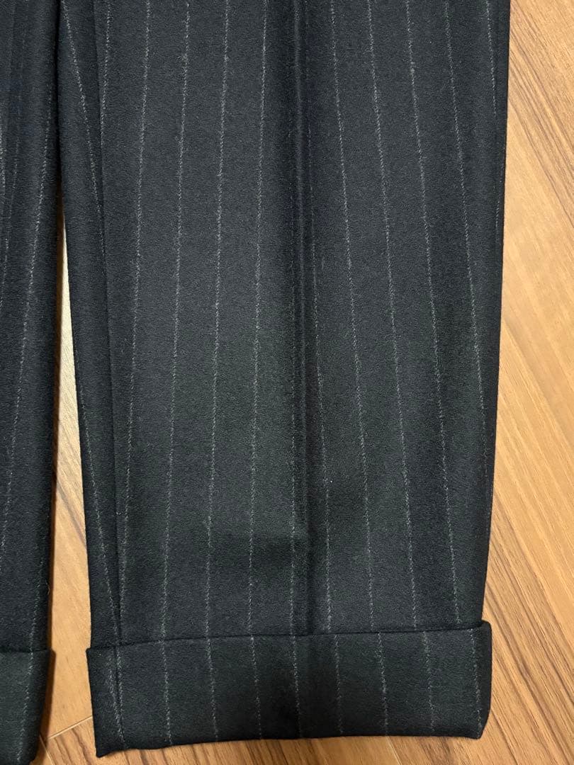 kolor ピンストライプテーパードスラックス