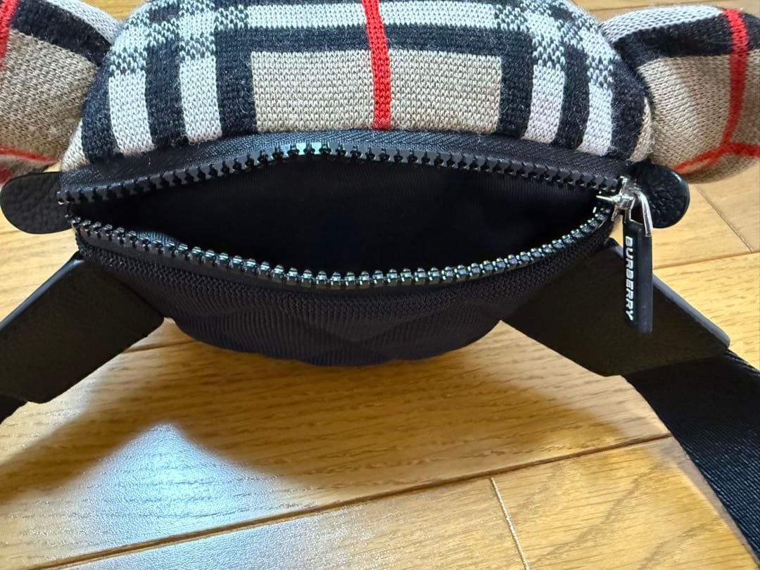 美品　BURBERRY クマ　くま　ベア　ボディバッグ　ウエストポーチ　ウール