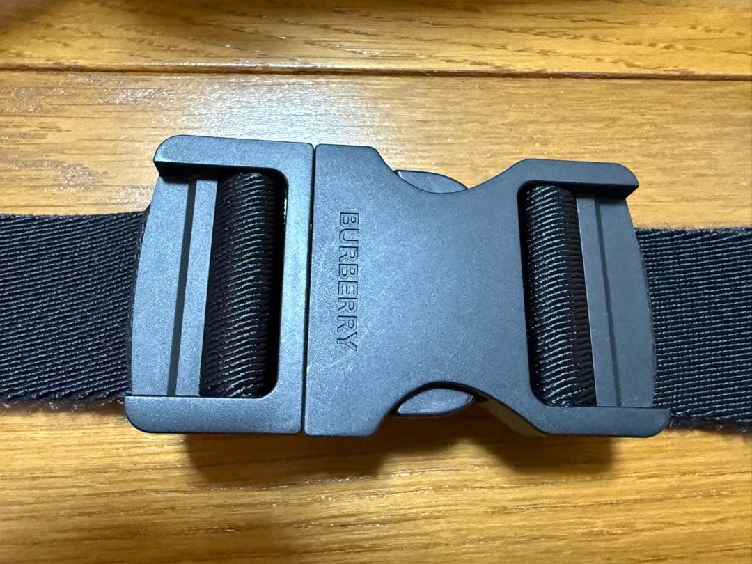 美品　BURBERRY クマ　くま　ベア　ボディバッグ　ウエストポーチ　ウール