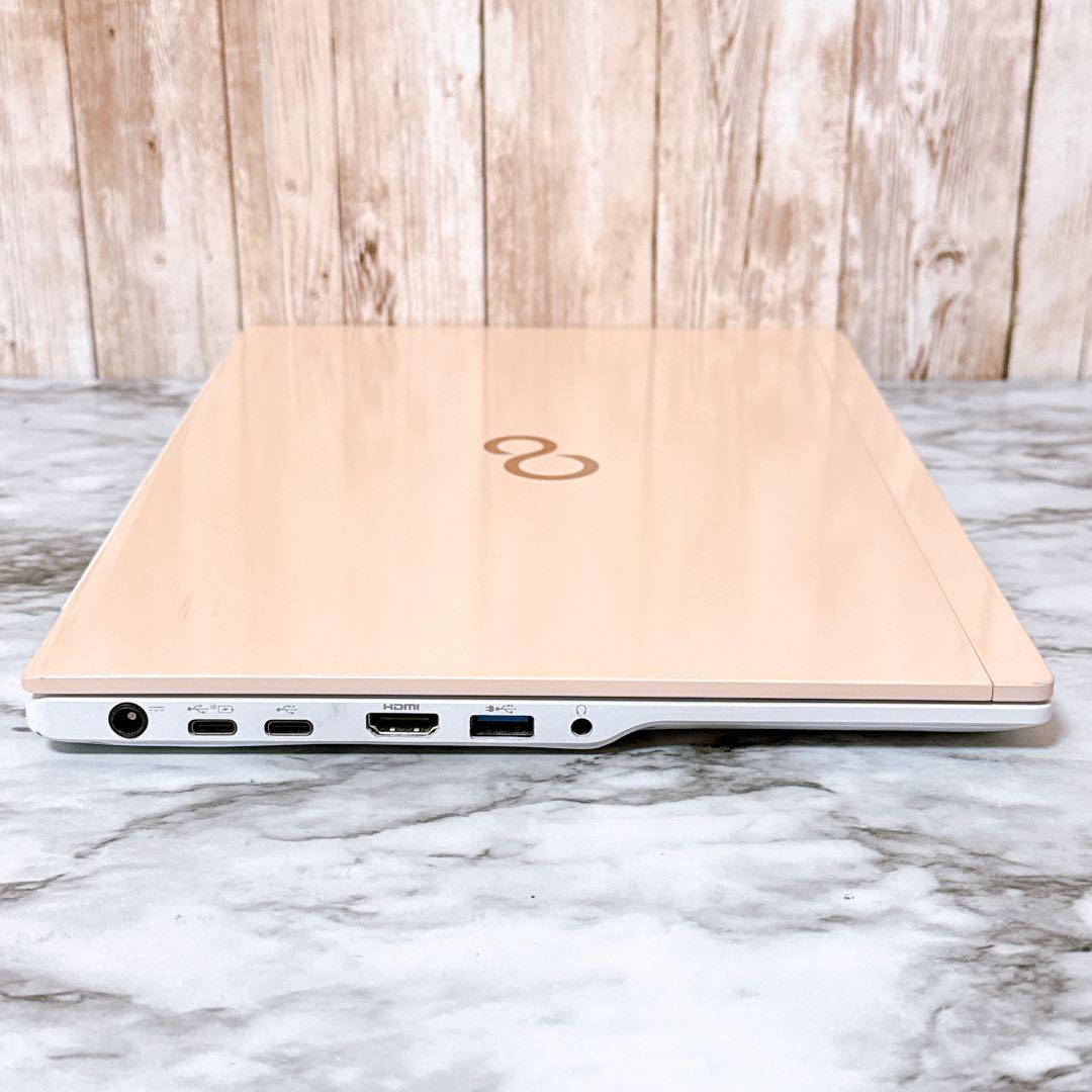 すぐ使える✨️小型軽量ノートパソコン✨8世代i7＆爆速SSD/メモリ8GB✨カメラ