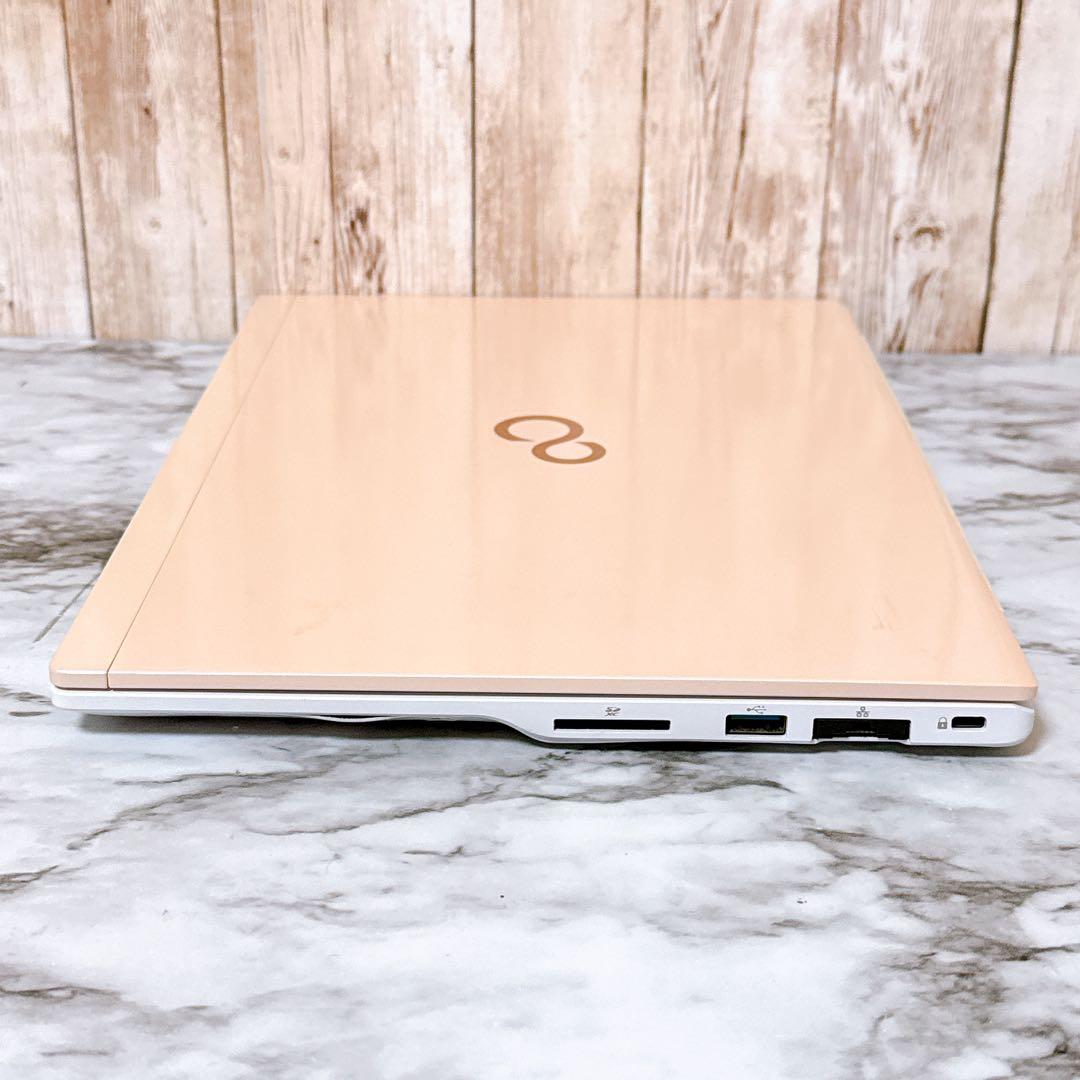 すぐ使える✨️小型軽量ノートパソコン✨8世代i7＆爆速SSD/メモリ8GB✨カメラ