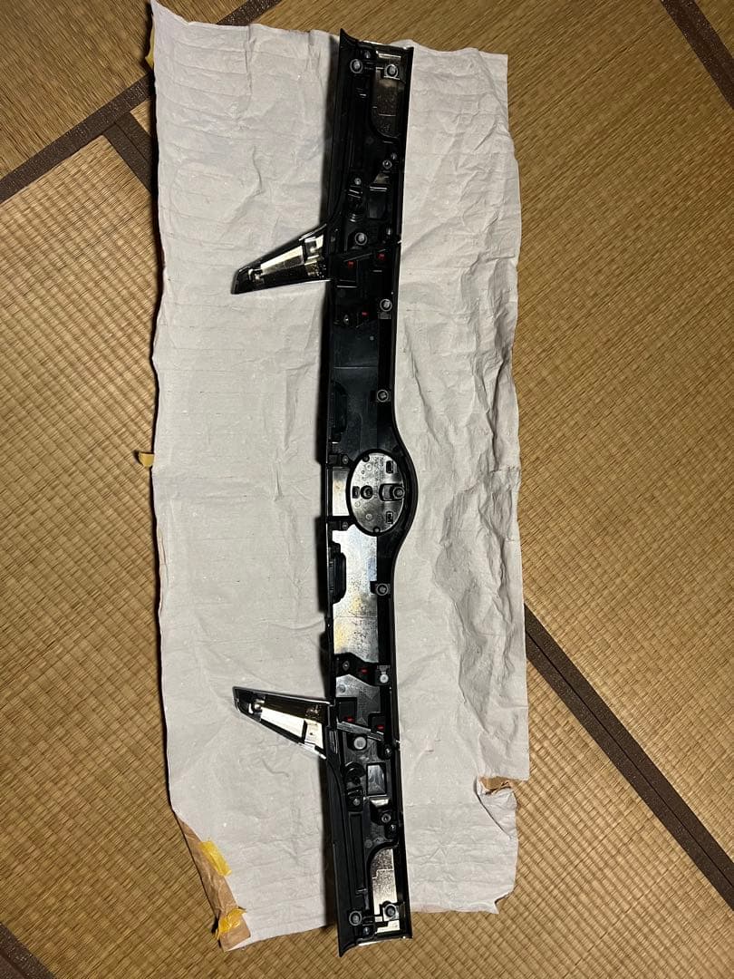 エスクァイア 80後期 リアガーニッシュ ノア ヴォクシー