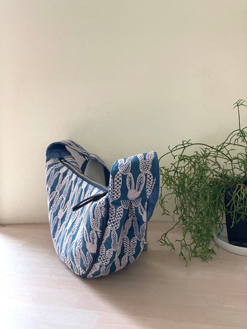 pnmppia blue ボディバッグ　ミナペルホネン　ハンドメイド