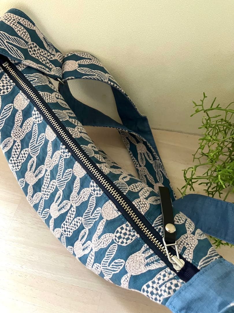 pnmppia blue ボディバッグ　ミナペルホネン　ハンドメイド