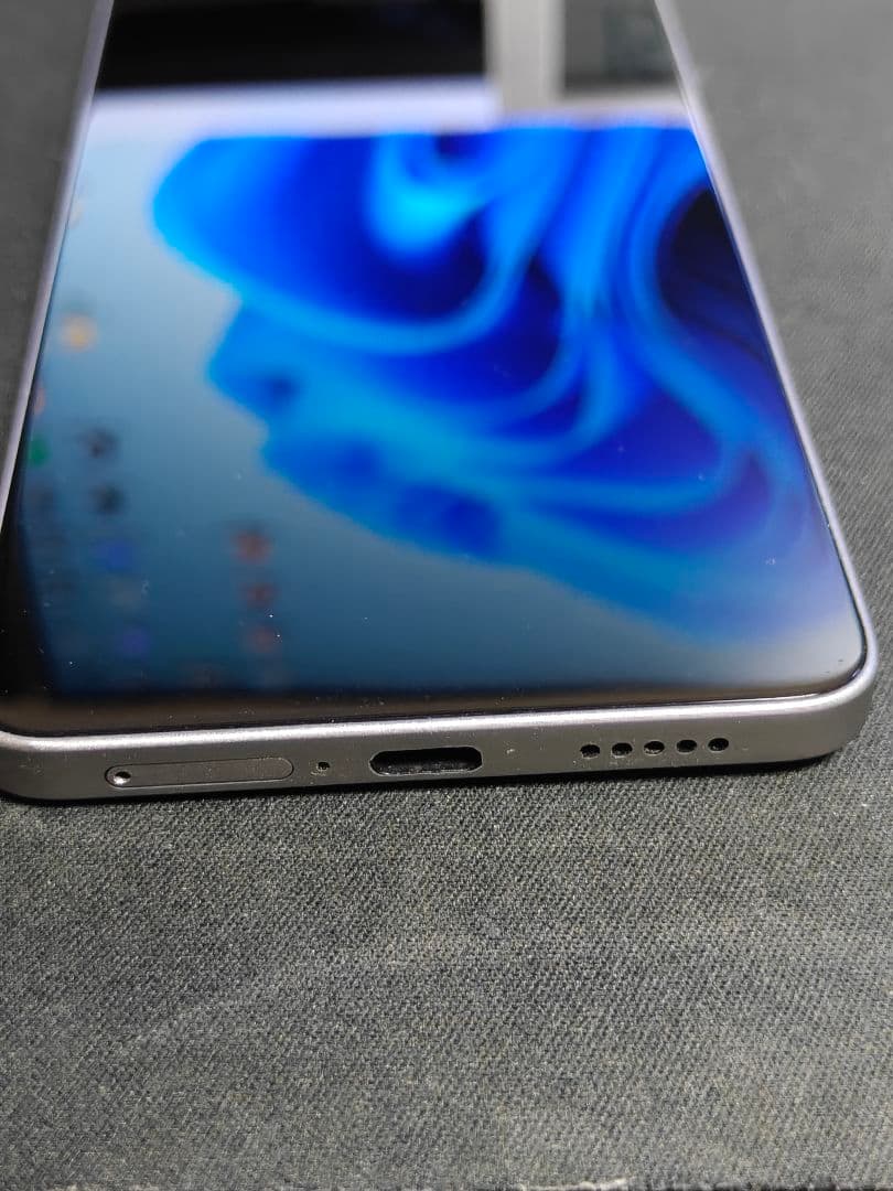 POCO F6 本体 8G.256GB ケース、フィルム付き　チタンカラー