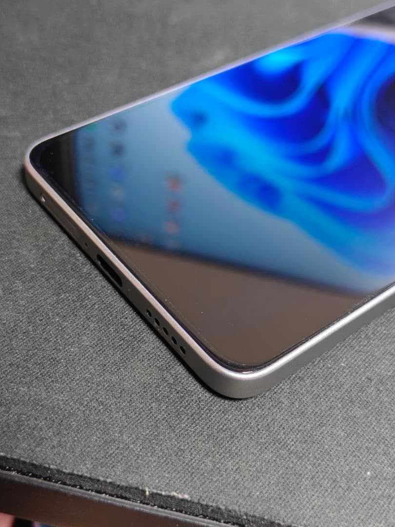 POCO F6 本体 8G.256GB ケース、フィルム付き　チタンカラー