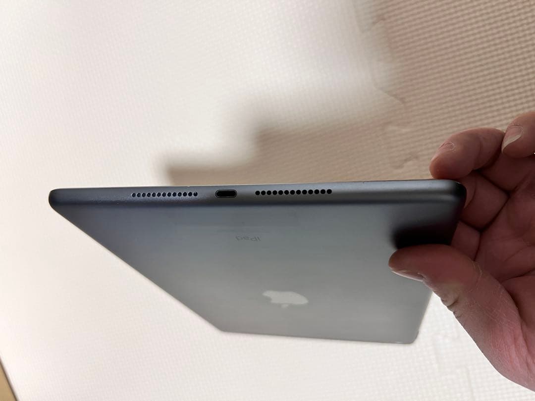 Apple iPad 第7世代 32GB スペースグレー SIMロック解除済