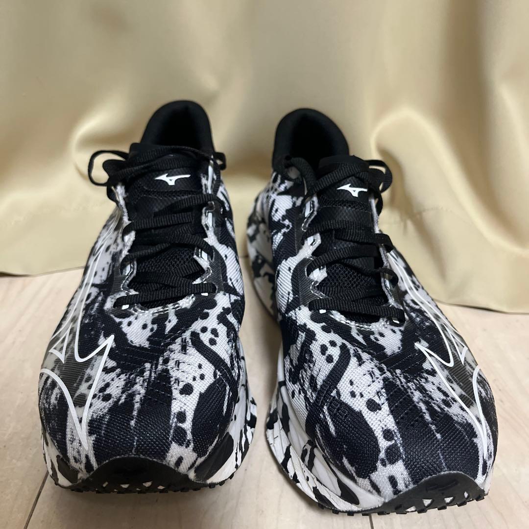 Mizuno Wave Rebellion Pro ブラック/ホワイト