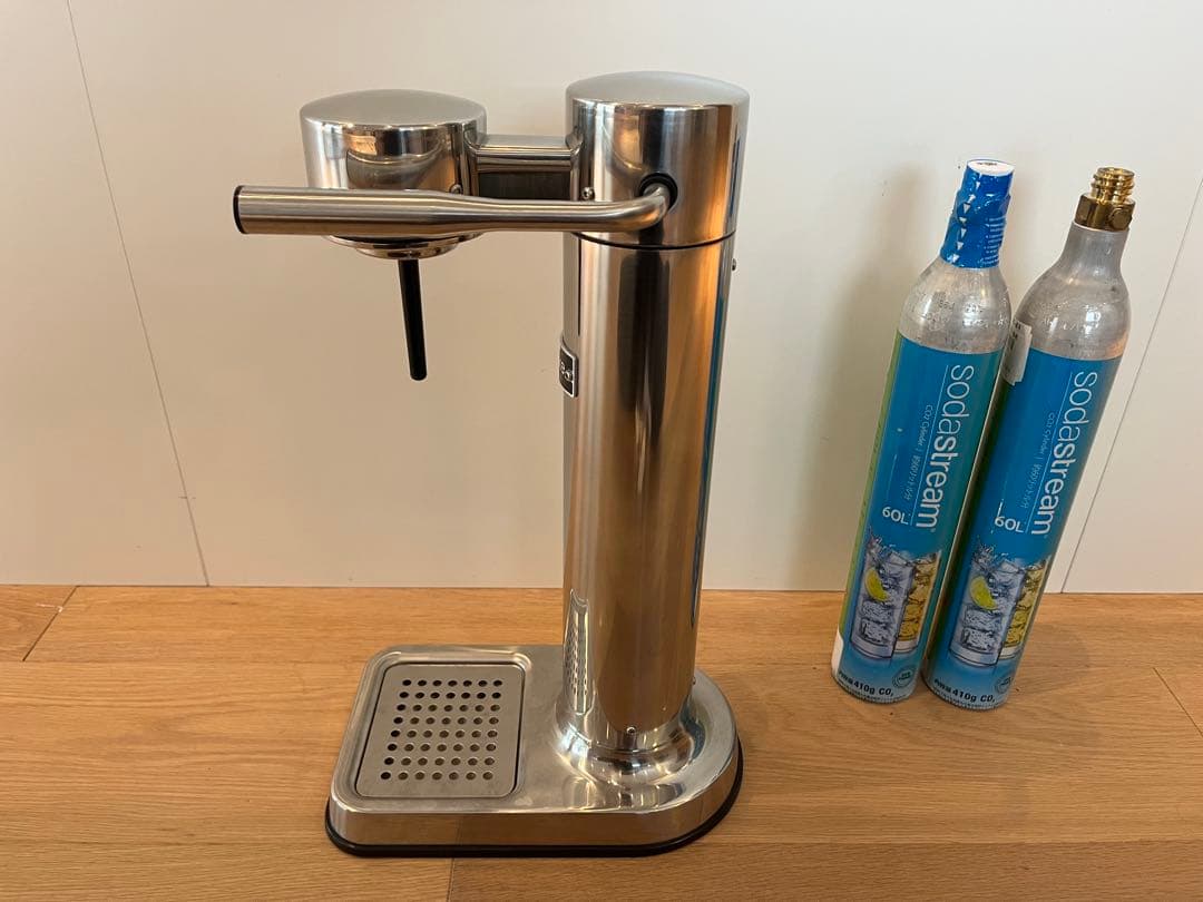 aarke アールケ　炭酸水メーカー ステンレス　専用ボトル1本、ガスボンベ1本