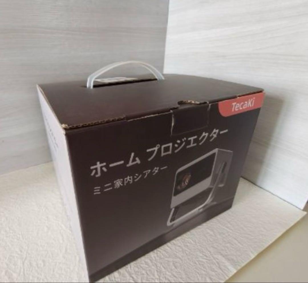 【新品未使用】Tecaki 家庭用プロジェクター 　小型なので持ち運び自由
