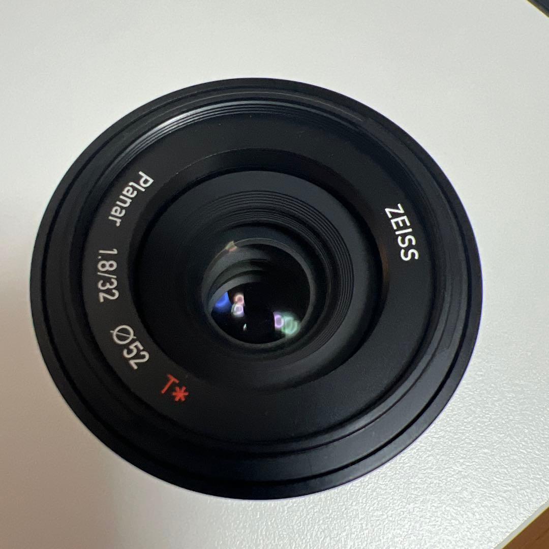 Carl Zeiss Planar Touit 32mm f1.8/Xマウント