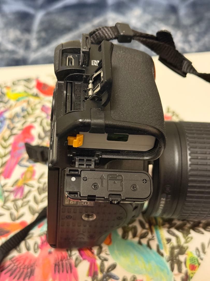 NikonD5600 18-55mm55~200mmセットsdカード128gb付