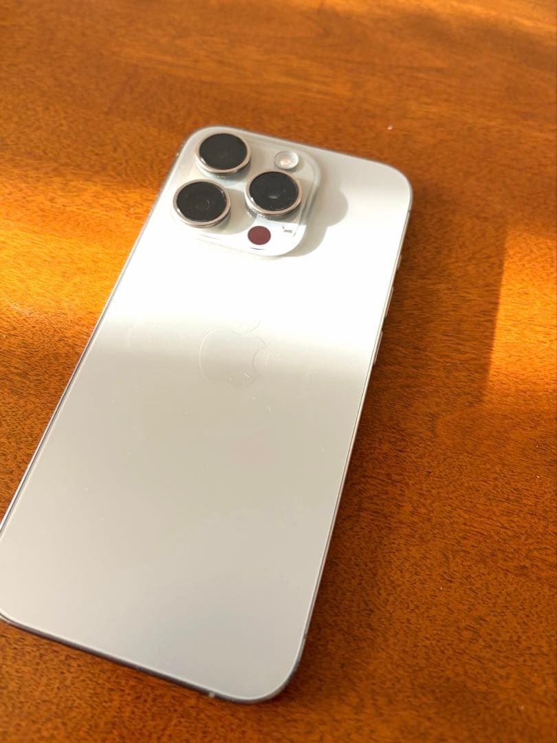 Apple iPhone 15 Pro SIMフリー 128GB 残量88%