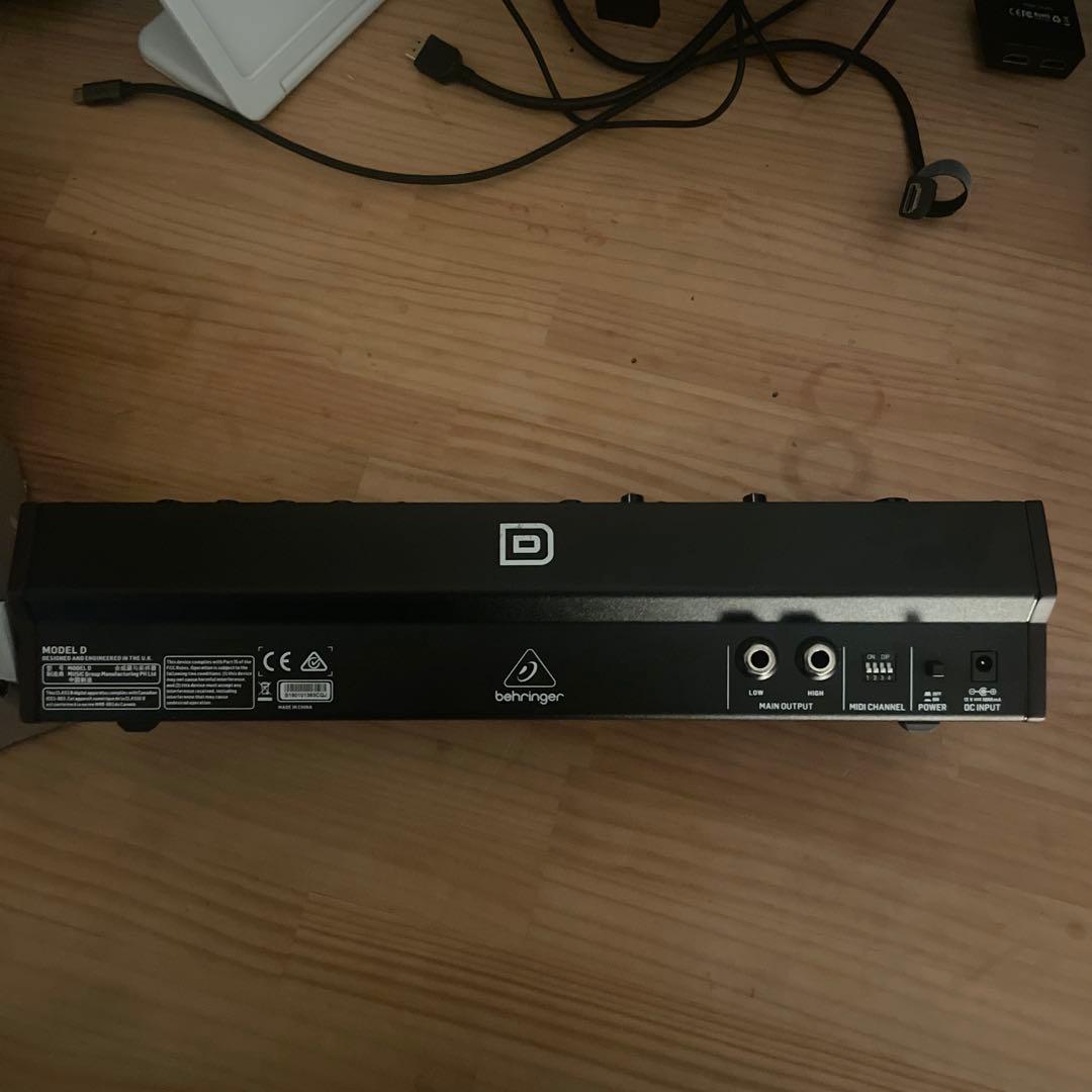 behringer MODEL D アナログシンセサイザー