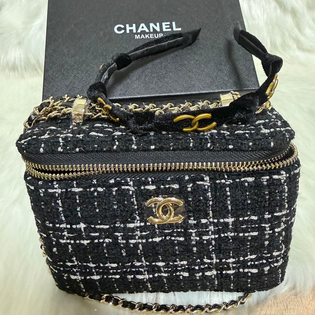 Chanel VIP ギフト ツイード ショルダーバッグ