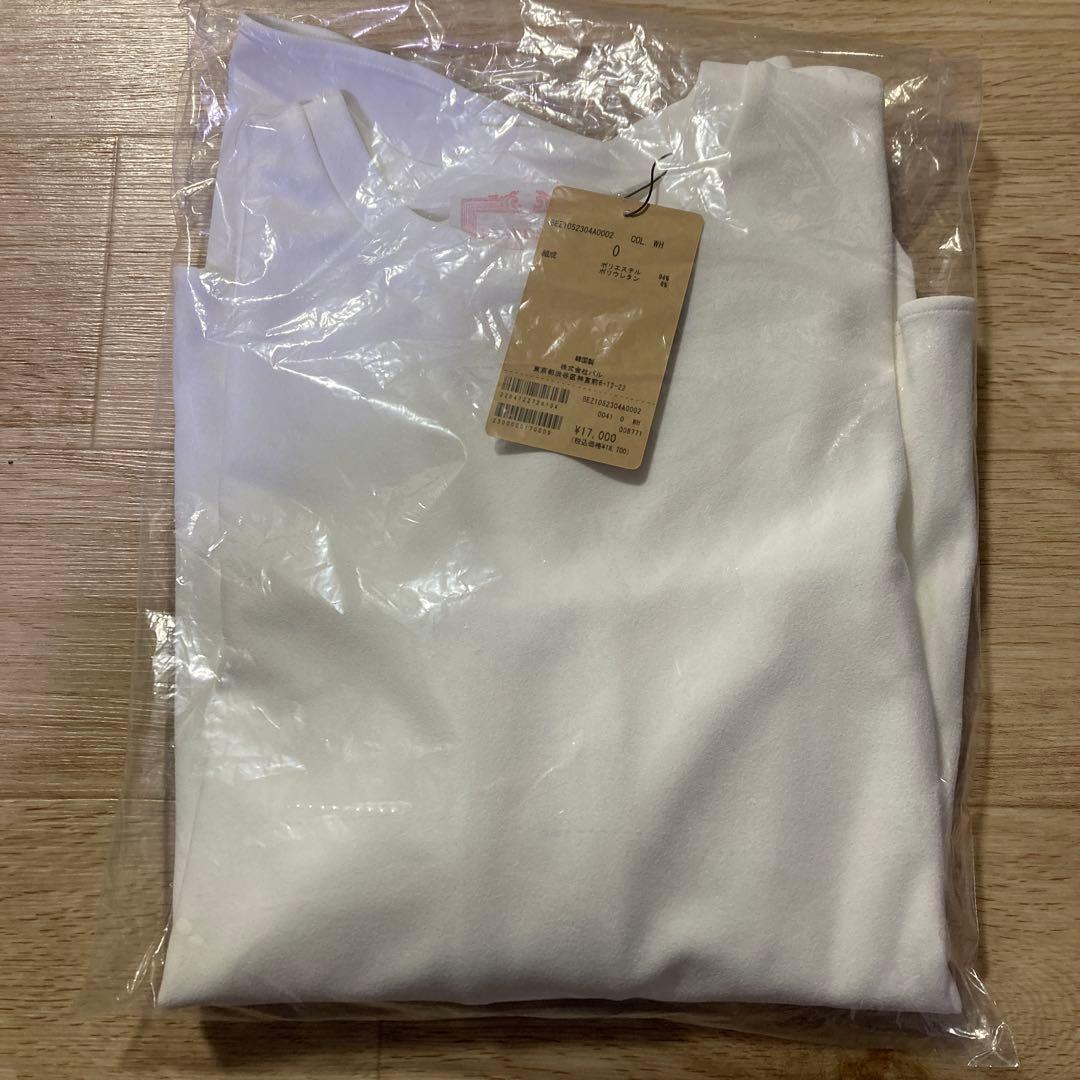 新品未使用　BEARDSLEY Tブラウス