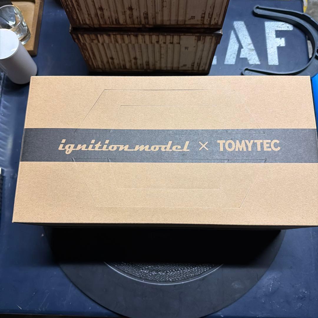 ignition.model パトカー仕様ミニカー 1/43