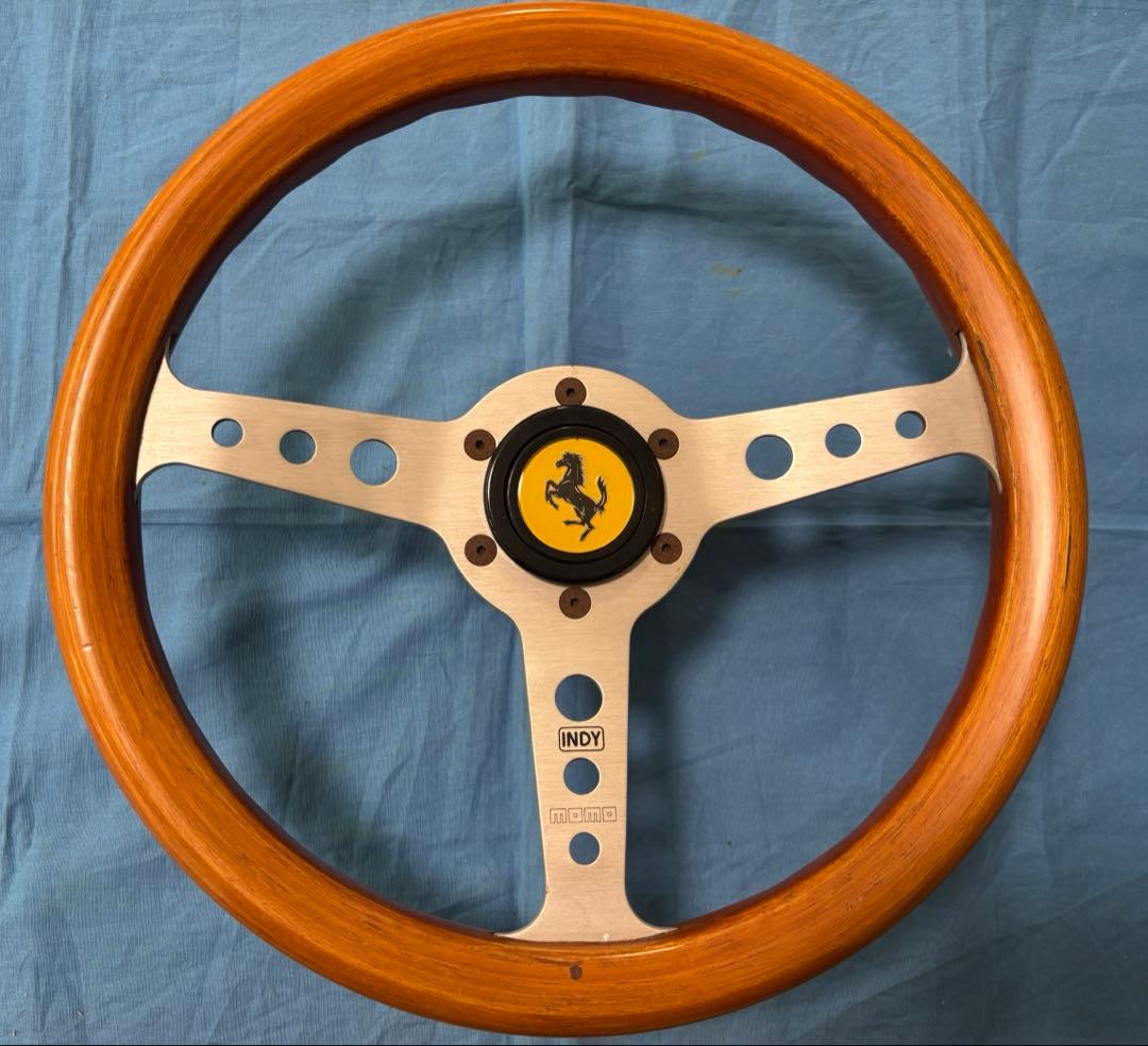 MOMO INDY ステアリングホイール