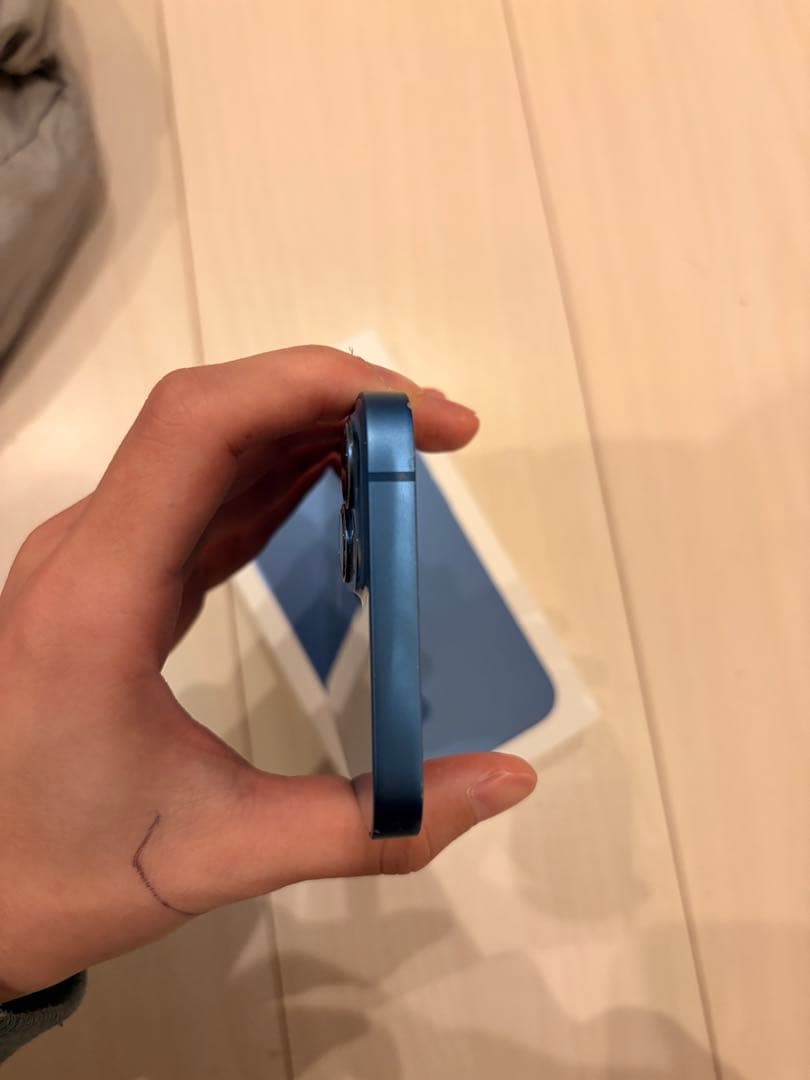 Apple iPhone 13 青 6.1インチ 本体