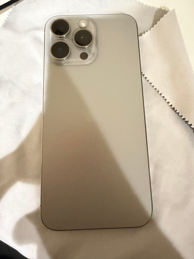 iPhone 15 Pro max 256GB チタニウム SIMフリー