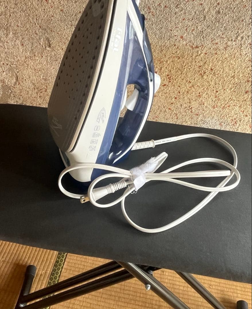 【美品】T-falスチームアイロンとアイロン台セット 【送料無料】