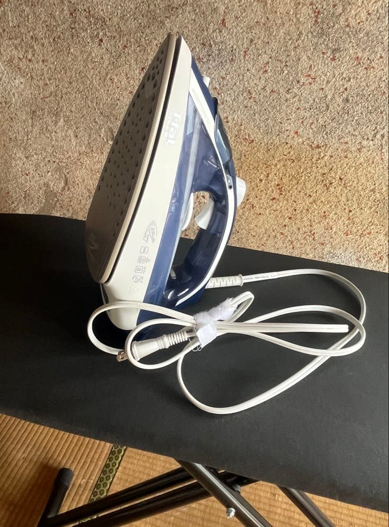 【美品】T-falスチームアイロンとアイロン台セット 【送料無料】