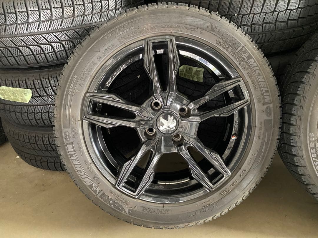 プジョー208、シトロエンds3用　16インチ　スタッドレスタイヤホイールセット