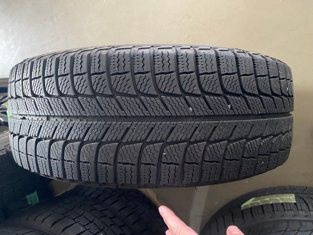 プジョー208、シトロエンds3用　16インチ　スタッドレスタイヤホイールセット