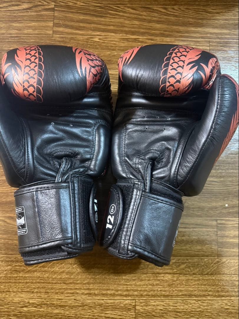 希少柄　ドラゴンシリーズ　TWINS ボクシンググローブ 12オンス