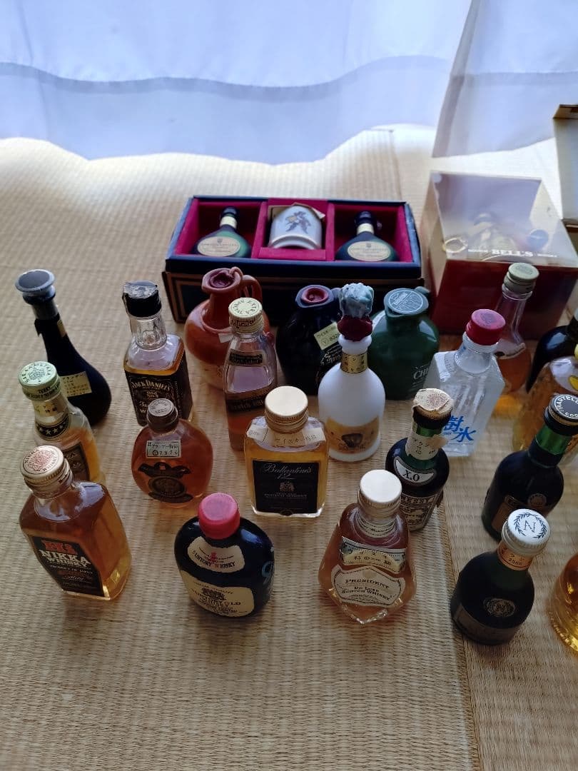 ウイスキー　ブランデー ミニボトルセット　古酒　未開封　５３本セット
