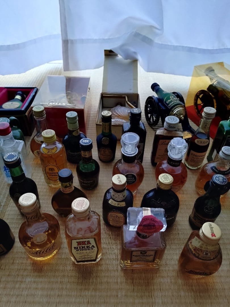 ウイスキー　ブランデー ミニボトルセット　古酒　未開封　５３本セット