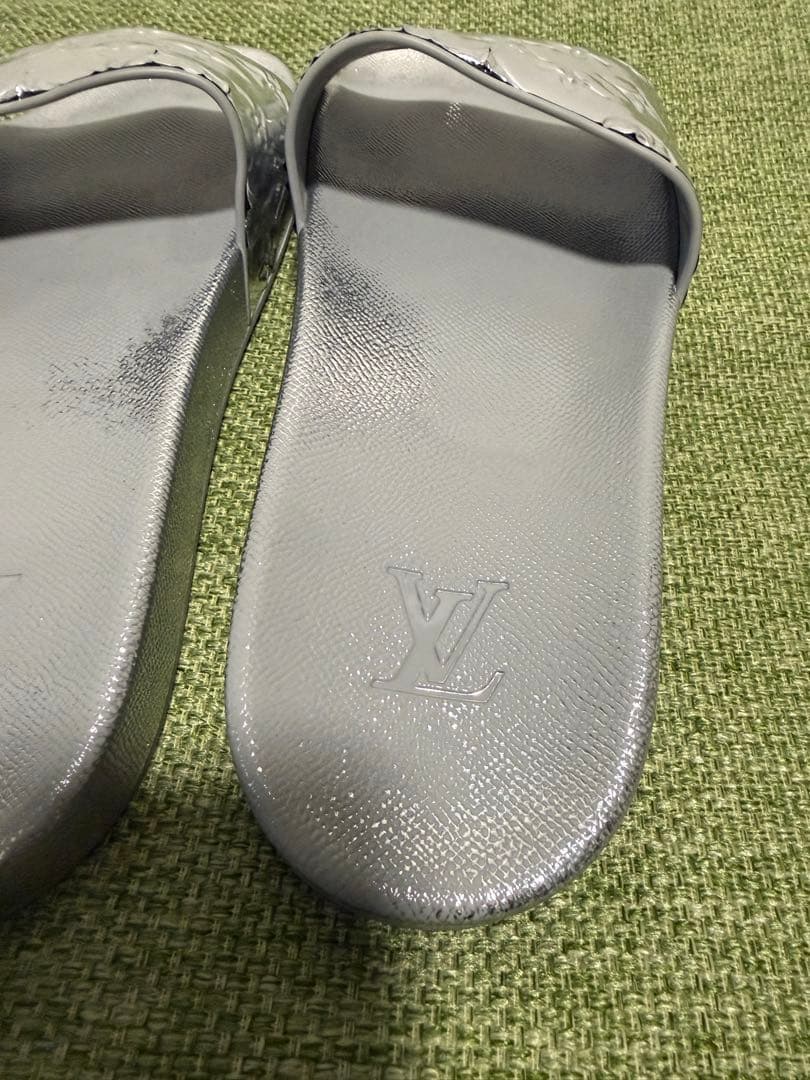 Louis Vuitton シルバー サンダル　10