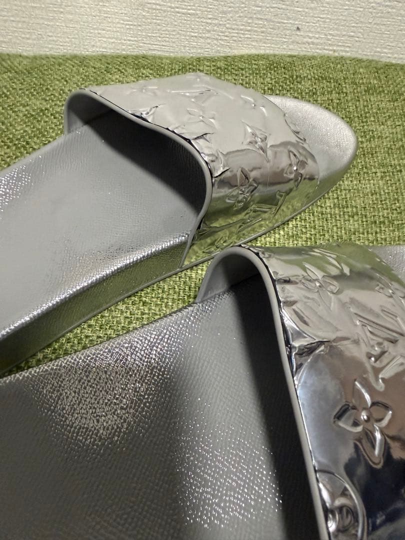 Louis Vuitton シルバー サンダル　10
