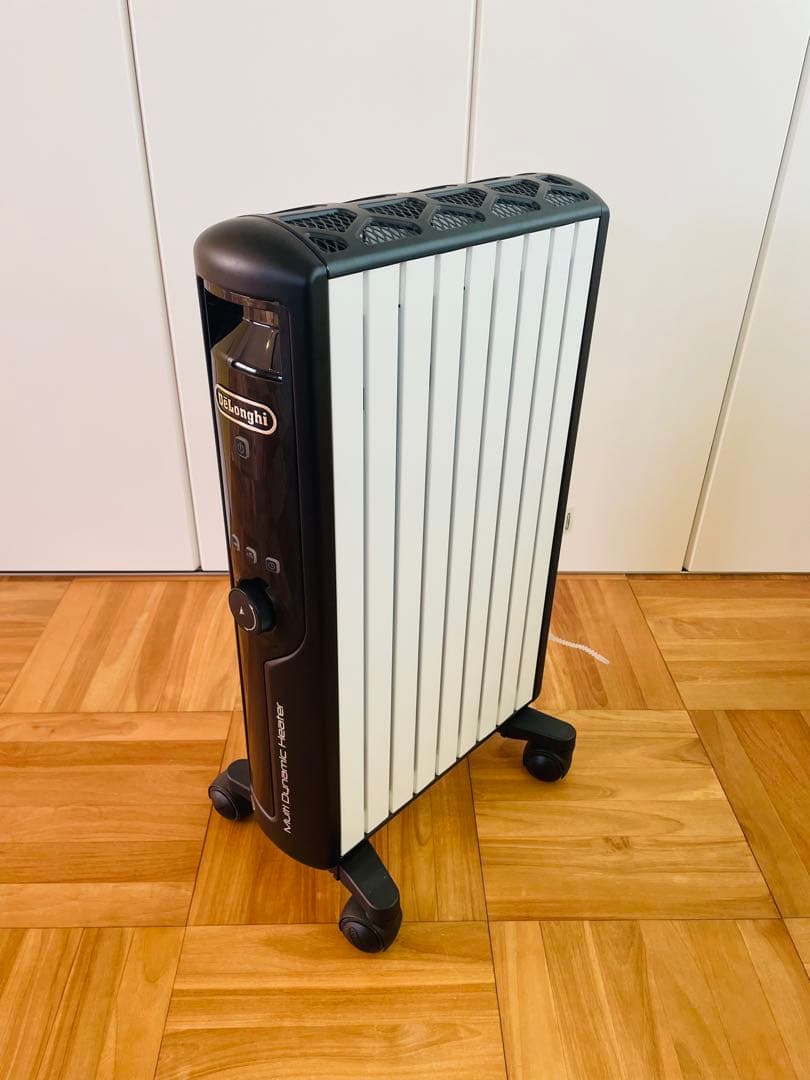 デロンギ　MDHU12 オイルヒーター 縦型スリムデザイン　リモコン付き