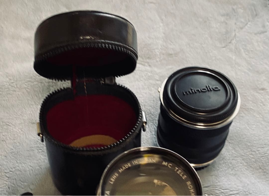 フイルム一眼レフカメラMinolta SR-1S , 100mm望遠レンズ付き