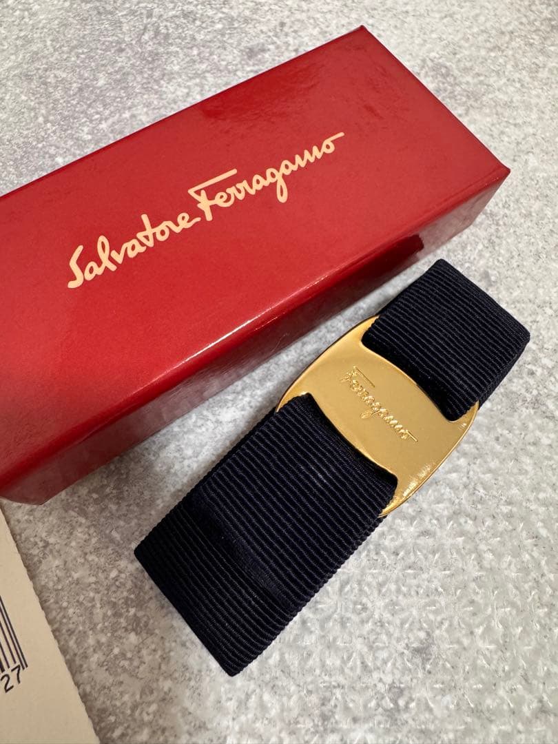 Salvatore Ferragamo フェラガモ リボン　バレッタ　値下げ可