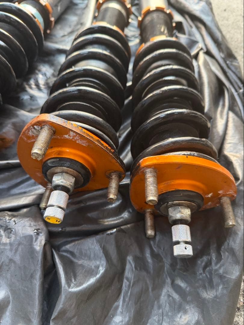 21クラウン メーカー不明 フルタップ式車高調