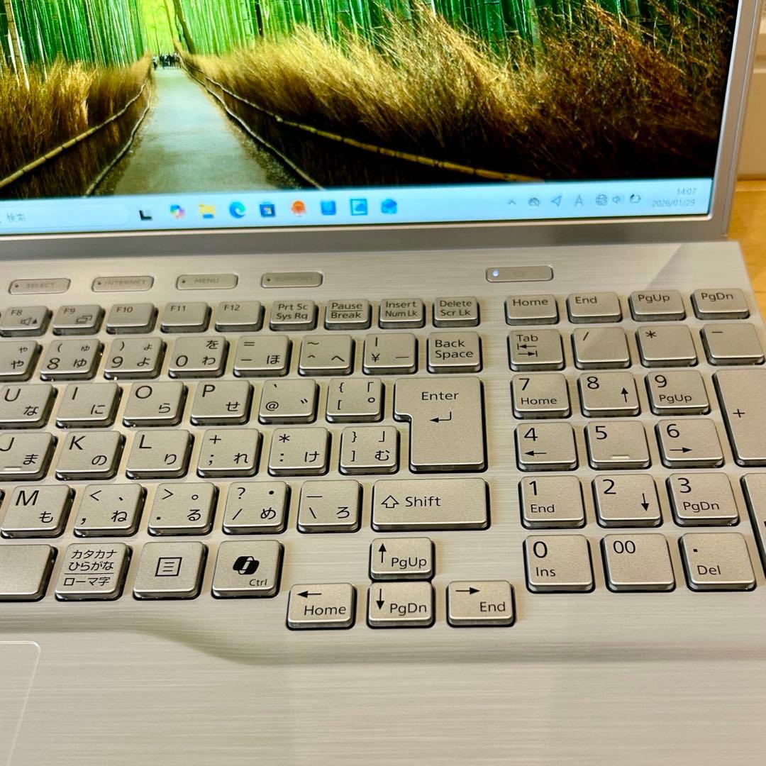 【ほぼ新品】富士通LIFEBOOK AH450 Office2024付