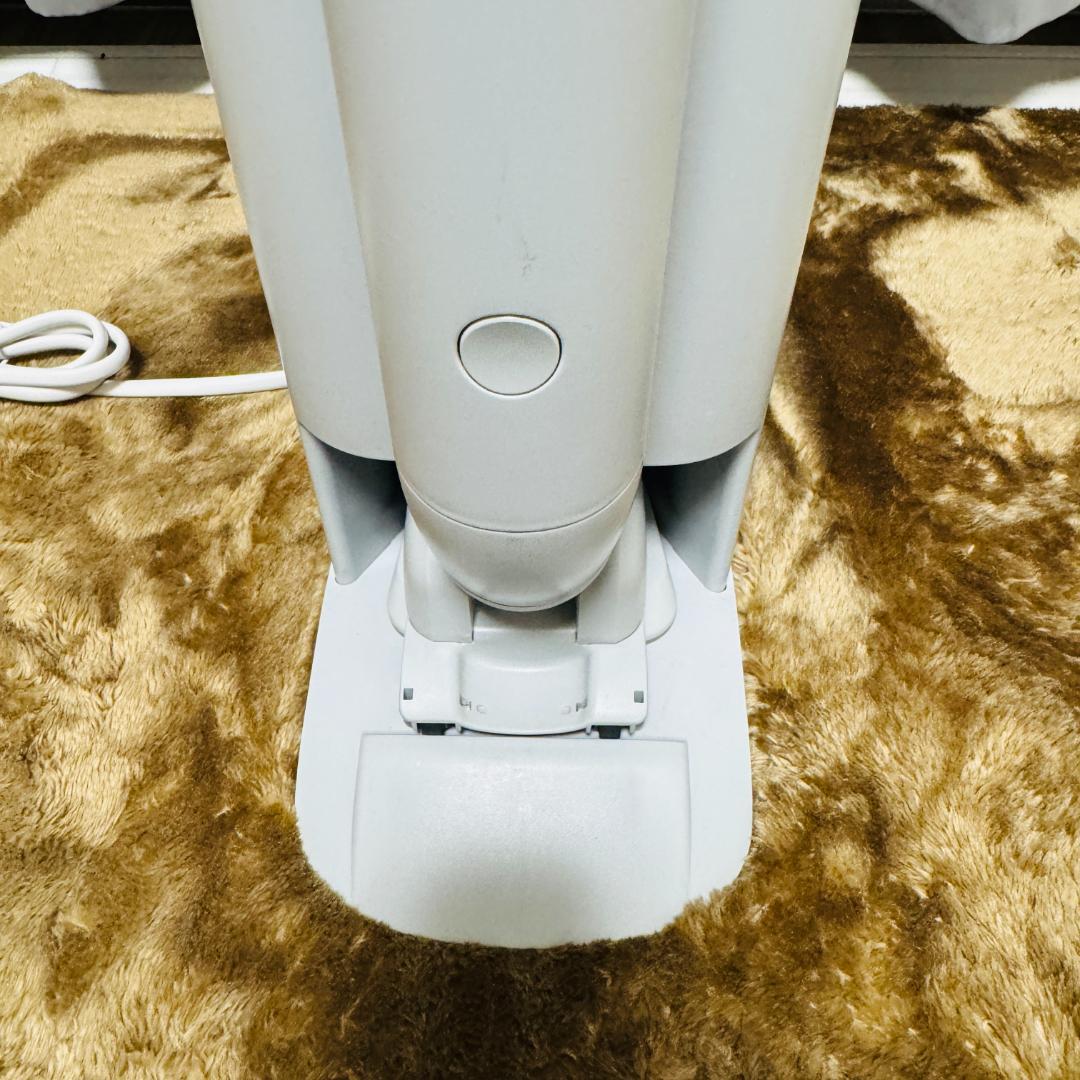 Panasonic パナソニック コードレス掃除機　MC-NS70F