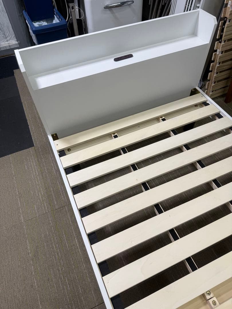 【超美品】ニトリ　シングル　 棚付きすのこベッド（MRS WH）　ベッドフレーム